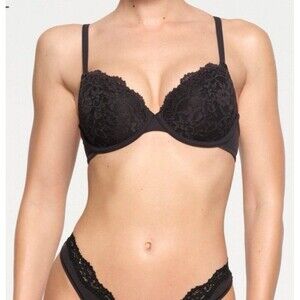Skims Fits Everybody Lace Tshirt Bra